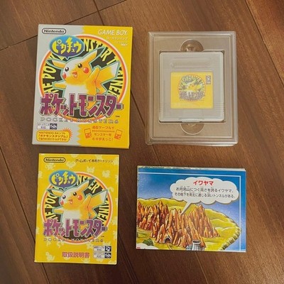 Nintendo Gameboy Pokemon Pikachu Version Japan GB GBC mit Box Karte