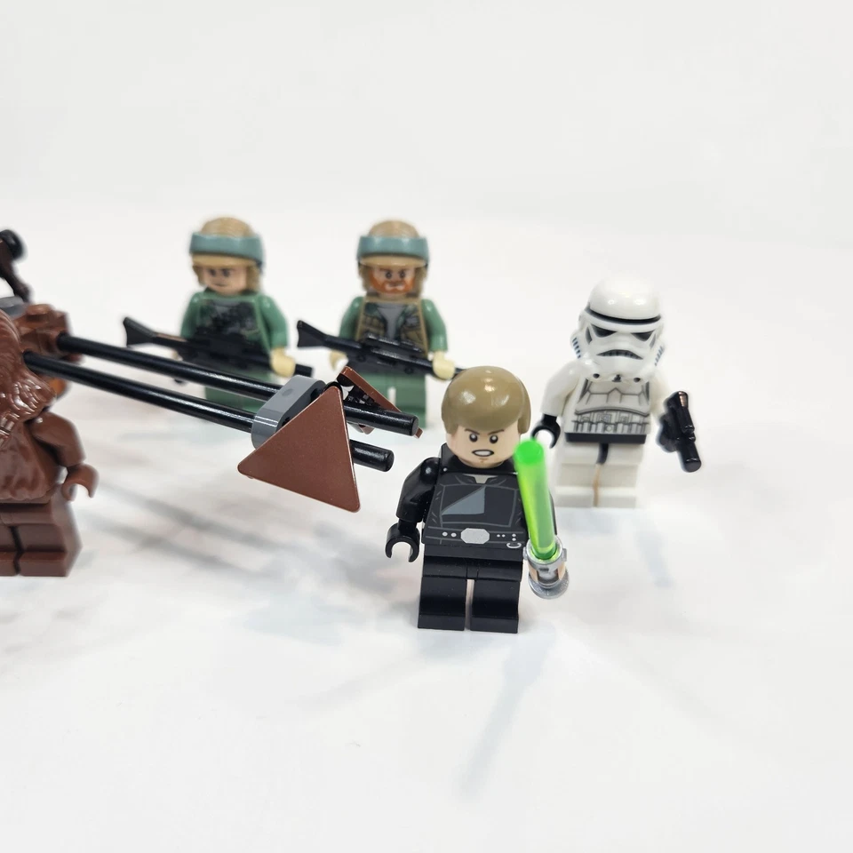 LEGO Star Wars Ewok Village 10236 Minifigure Lot Of 7 Minifigures - Image 4 of 4