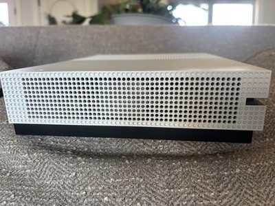 Microsoft Xbox One S White 1TB With New Gen Controller And Headset +all Cables