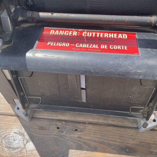 Portable DELTA MODEL NO. 22-560 12 1/2" X 6" Wood Planer - Imagen 12 de 20
