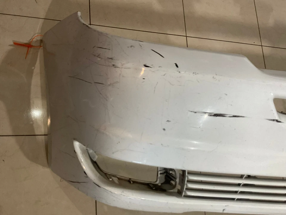 Cubierta de parachoques delantero blanca Toyota Sienna 2004-2005 52119-WL500 OEM Foto 2 de 4