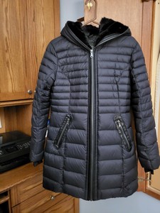 black v neck jumper womens