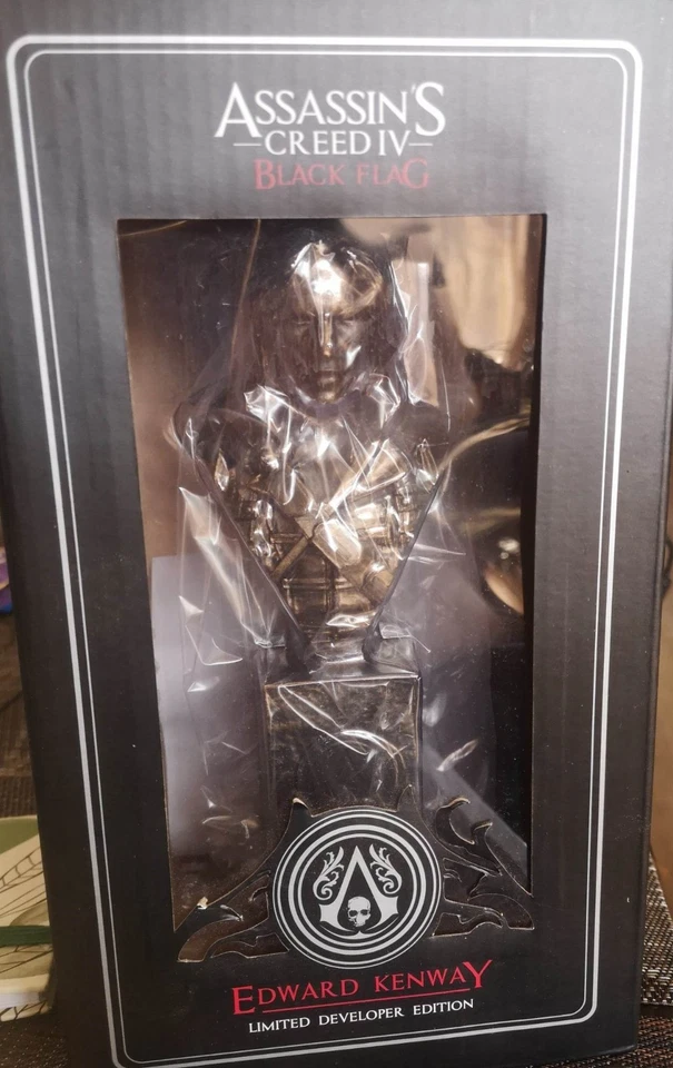Assassin's Creed Edward Kenway Faux-Bronze Bust -Limited Developer's edition - Image 1 of 4