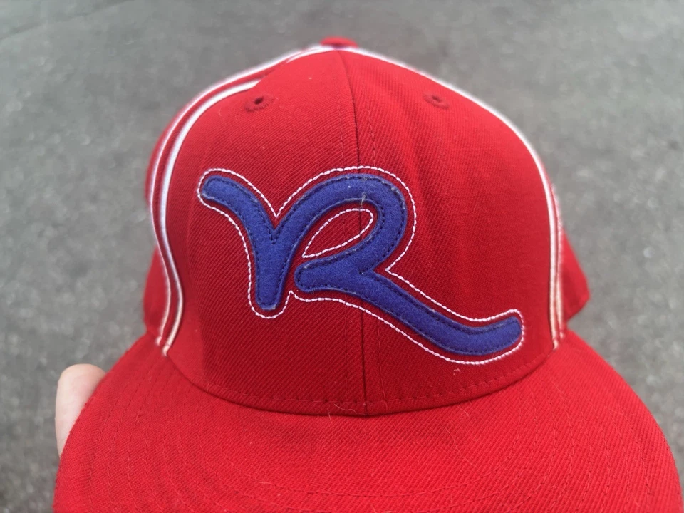De colección Rocawear Sombrero Rojo Ajustado 7 3/8 Gorra Rap Hip Hop Streetwear Y2K 2000s Punk Foto 2 de 4