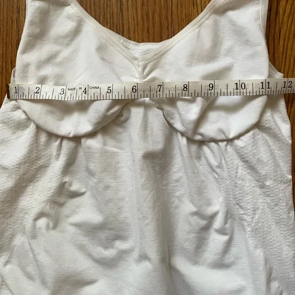 Barely There 舒适曲线白色塑形背心,尺寸 X-大号 — 第 3/4 张图片