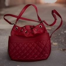 Borsa a secchiello piccola trapuntata lucida Love Moschino ottime condizioni