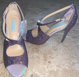 blue by betsey johnson sage
