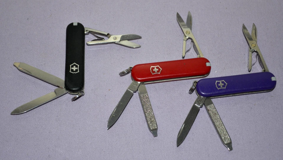Lot of 3 Victorinox Swiss Army Classic SD Small Multitool Pocket Knife ~~ Great - Image 3 of 4