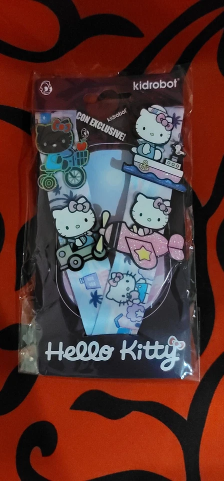 HELLO KITTY® LANYARD AND PIN SET (2022 CON EXCLUSIVE) ONLY 500 MADE! funko anime - Image 4 of 4