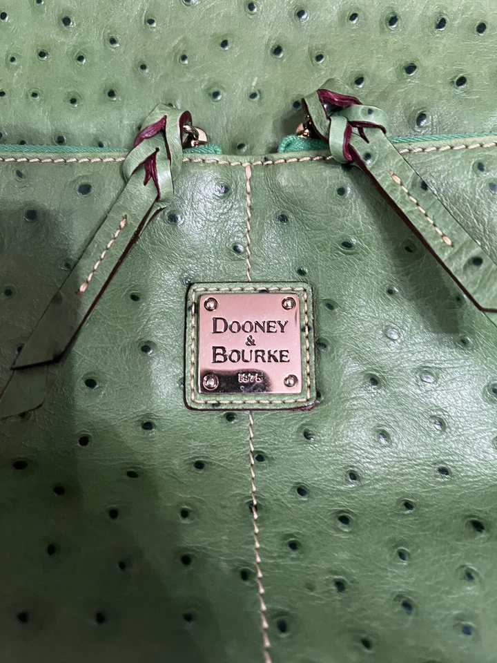 Bolso de mano Shopper Dooney & Bourke de cuero de avestruz verde con bolsillo grande Foto 3 de 4