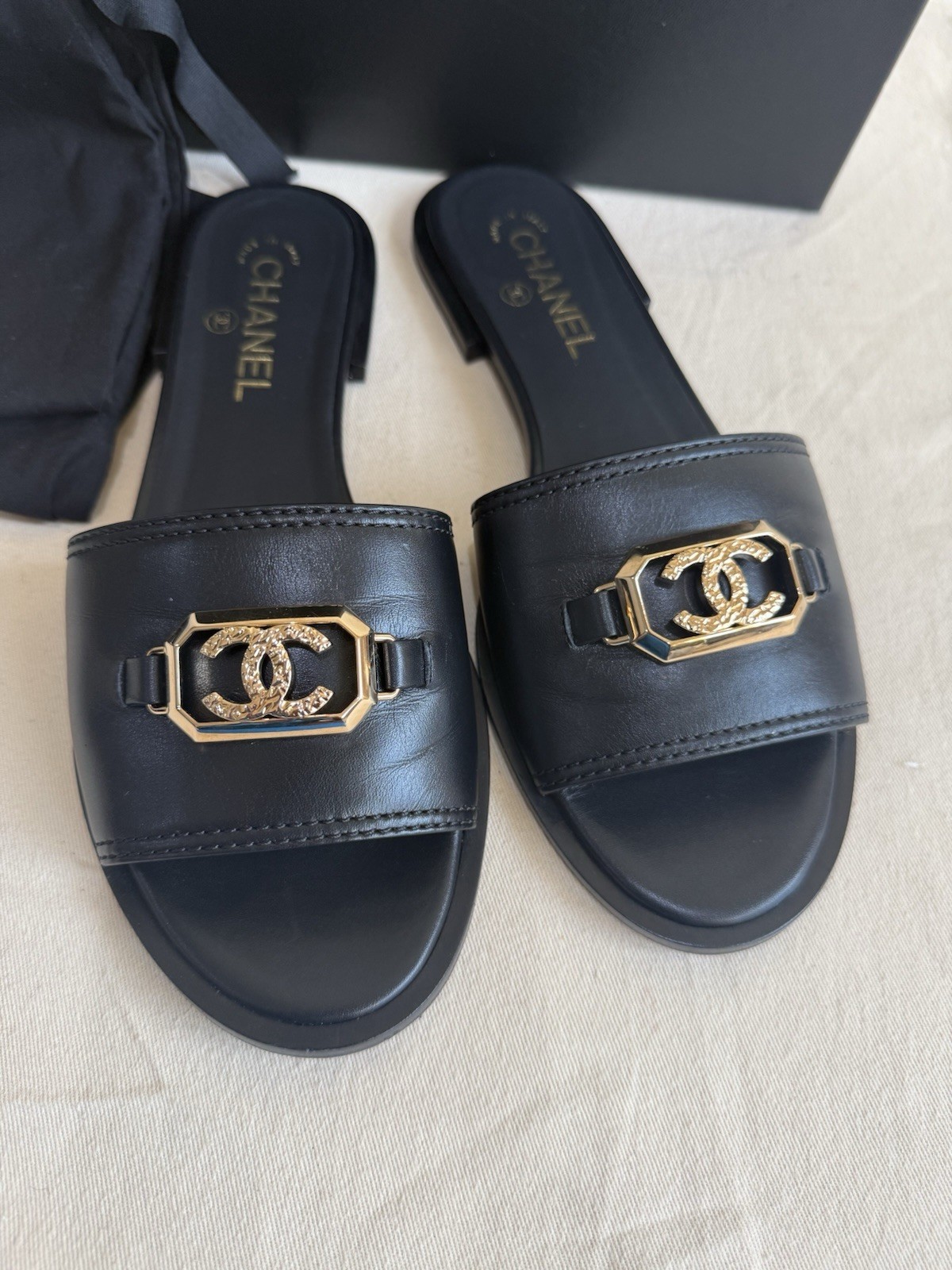 Authentic Chanel 2023 Interlocking CC Logo Slides… - image 1