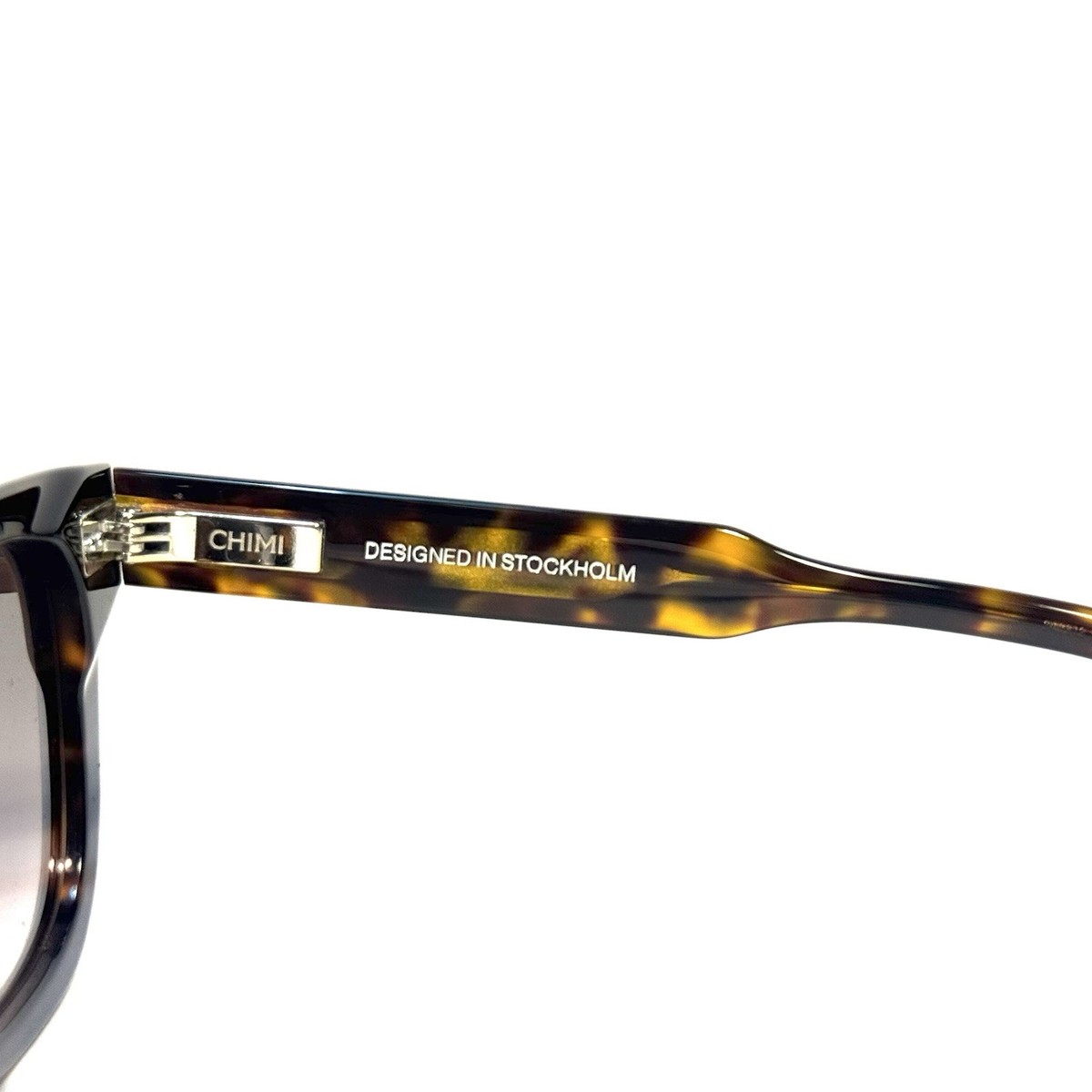 Chimi 08.2 / Veronica Beard Havana Sunglasses NWT/ Great gift CHIMI x Veronica Beard Womens Core 04 Tortoise Sunglasses  main image 2