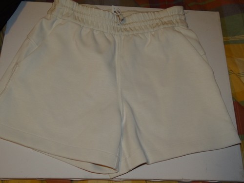 Women's Lululemon Softstreme High-Rise Short sz 4 White Opal 4" super soft! - Picture 3 of 14
