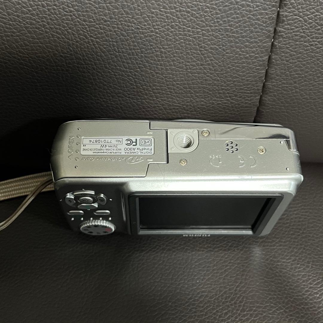 Fujifilm FinePix A900 9 Megapixel Digital Camera 4x Optical Zoom