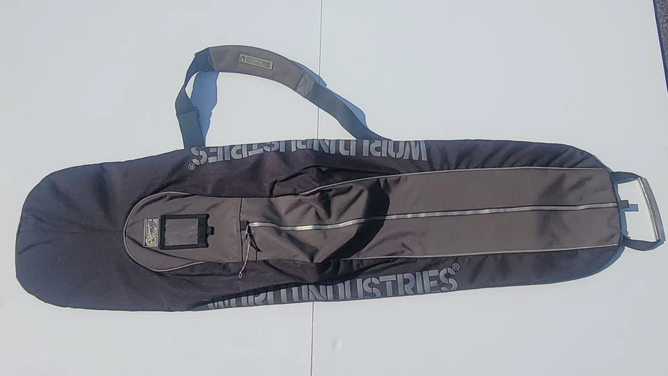 Bolsa de Snowboard Worl Industry Negra Gris, 147 cm Usada Estado Foto 2 de 4