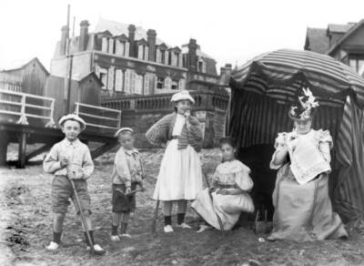 Bourgeois Family On A Beach Of Normandy 1914 Old Photo