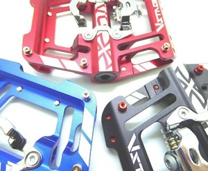 clipless and flat pedals