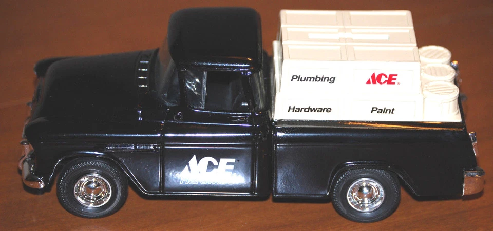 ERTL1994 6th Edition 1955 Ace Hardware Cameo Pickup Truck Locking Coin Bank - Image 4 of 4