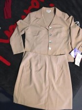 Dress Savvy New York Women's 2PC Skirt Suit Tan Size 14p padded READ BELOW
