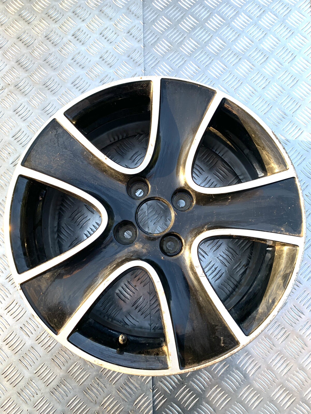 Jantes Clio Iv D occasion Plus Que 4 65 jantes-clio-iv-d-occasion-plus-que-4-65