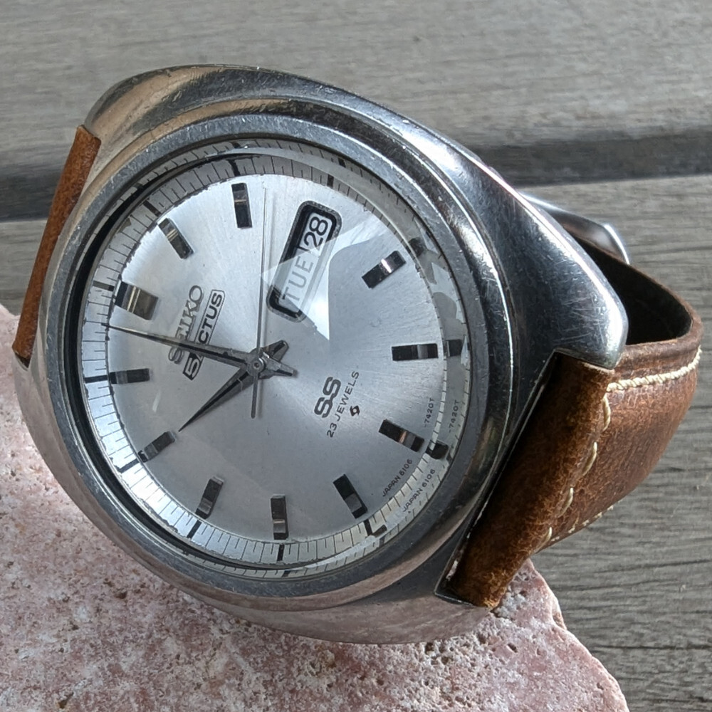SEIKO 5　ACTUS SS 23JEWELS 6106-7420 セイコー Seiko 5 Actus SS 6106-7420 JDM Cushion Shaped Silver