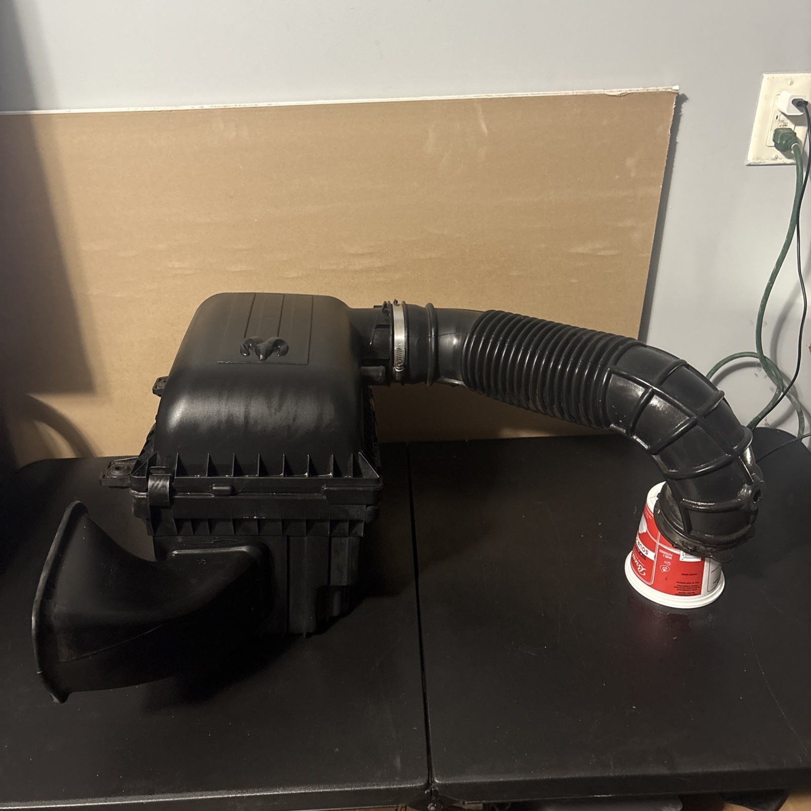 2014 Dodge Ram 1500 5.7L Hemi USED OEM Air intake with like 