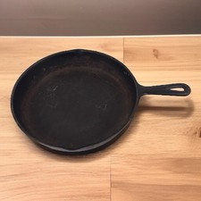Vintage Cast Iron Skillet 10.5” Black No. 8 A