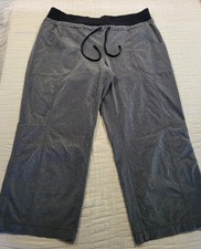 Athleta Cropped Capri Activewear Yoga Pants H...