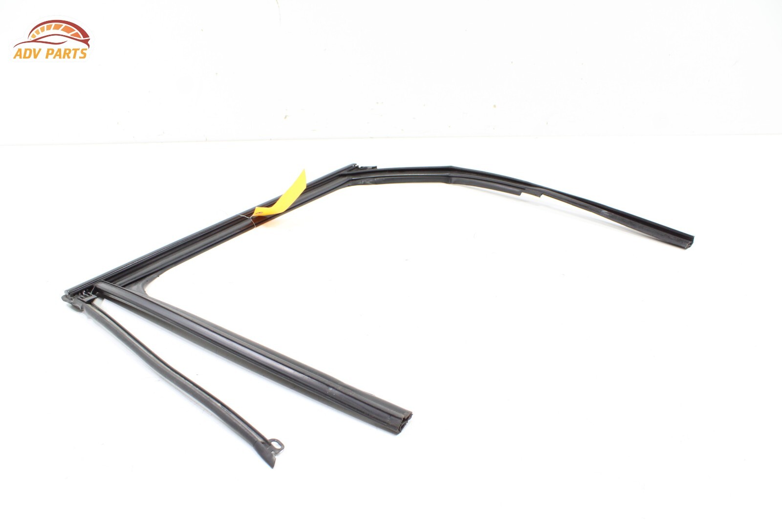 2017-2020 BENTLEY BENTAYGA REAR LEFT SIDE DOOR RUN CHANNEL WEATHERSTRIP SEAL OEM