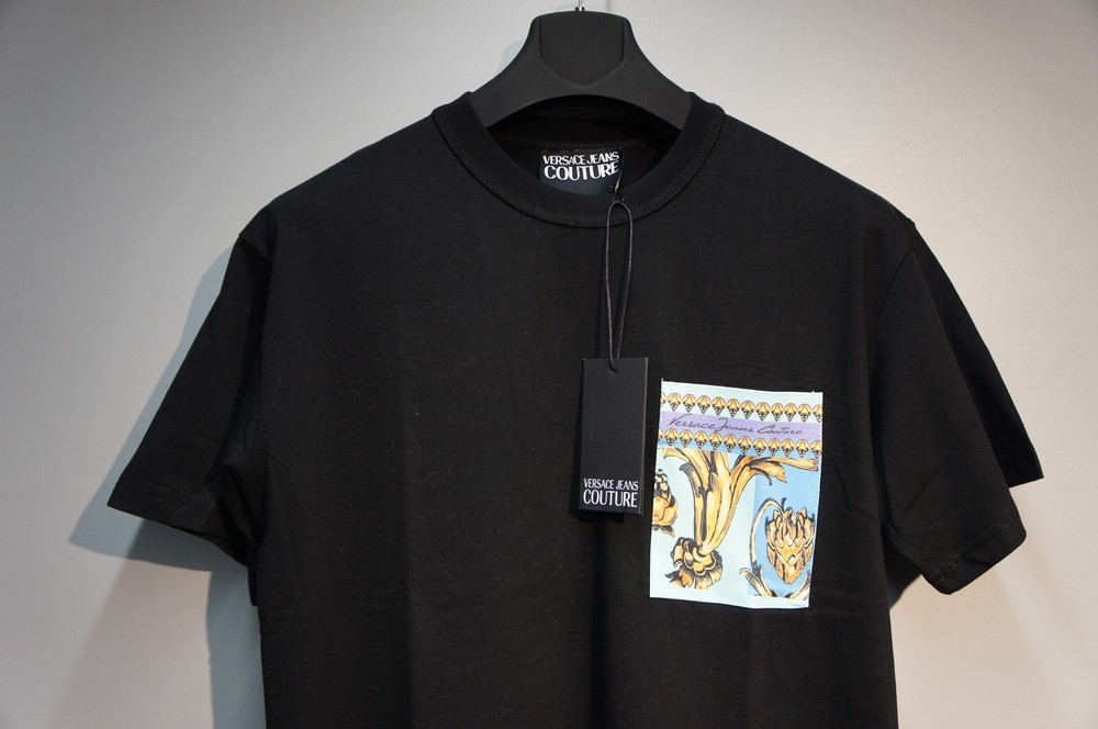 Medium size - Original VERSACE JEANS COUTURE GARLAND POCKET BLACK T-SHIRT  BNWT