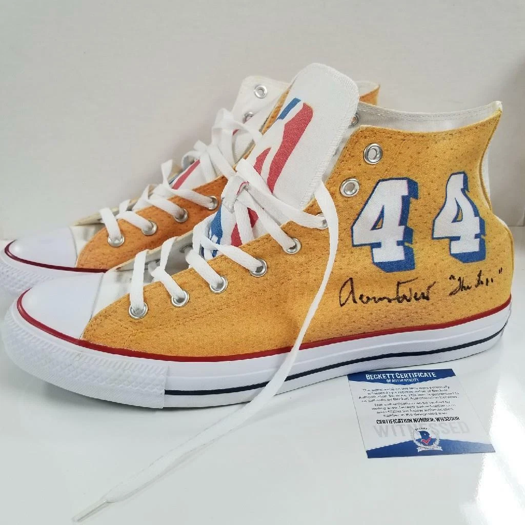 Converse shoes logo deals
