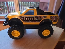 Tonka 14" 4x4 Pickup Truck Pressed Steel Toy Black Yellow