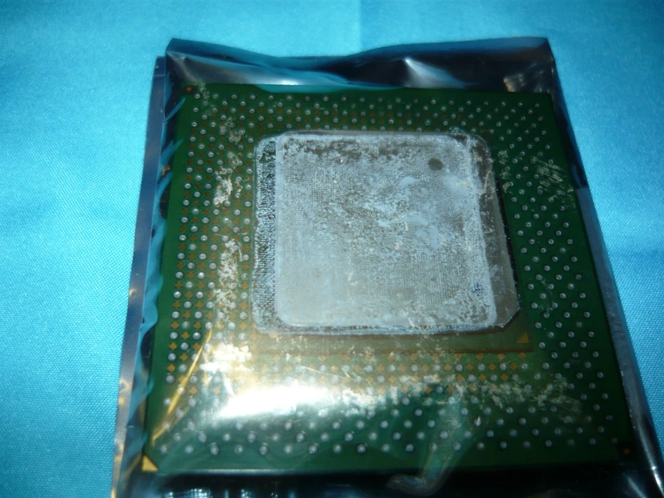Lote de 2 Socket 423 Pentium 4 CPU Williamtte de colección 1,50 GHz 1,80 GHz usados Foto 3 de 3