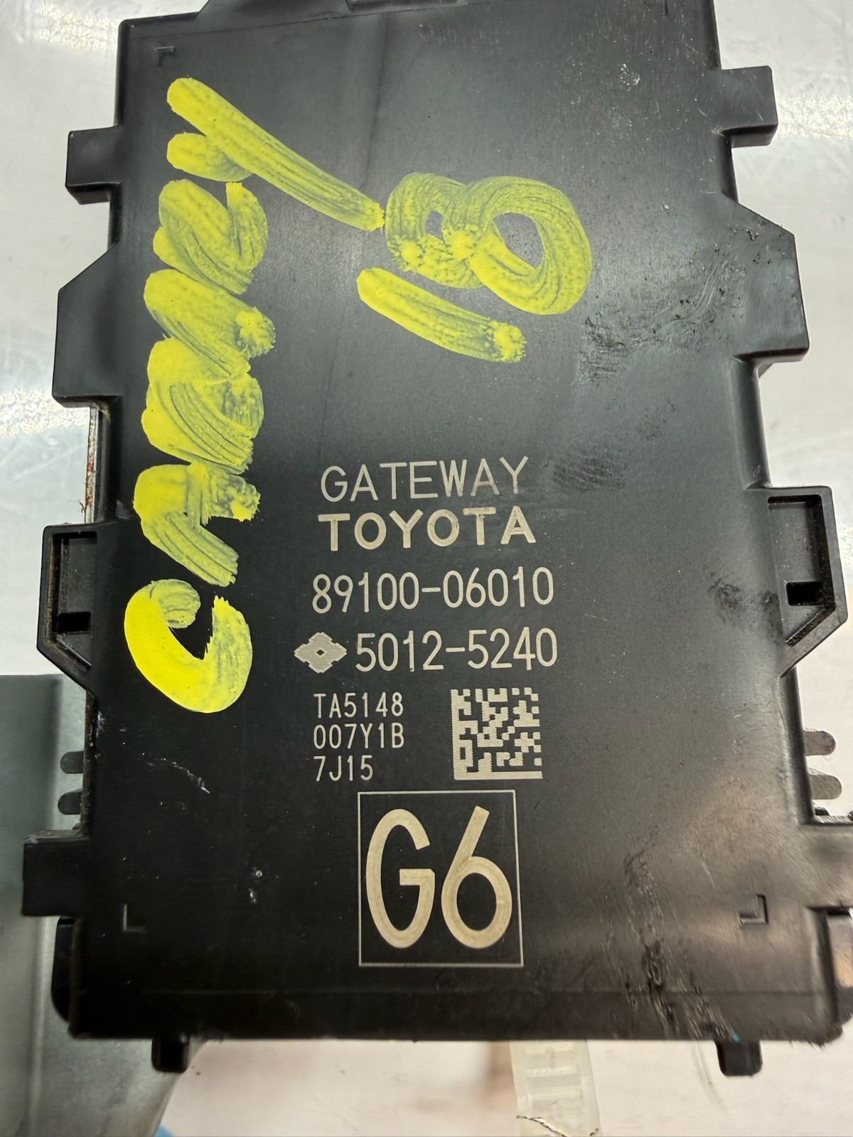 2018-2020 TOYOTA CAMRY NETWORK GATEWAY CONTROL MODULE 8910006010 OEM