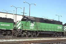 BN GP38 2114 IN 1985 BURLINGTON NORTHERN ORIGINAL SLIDE