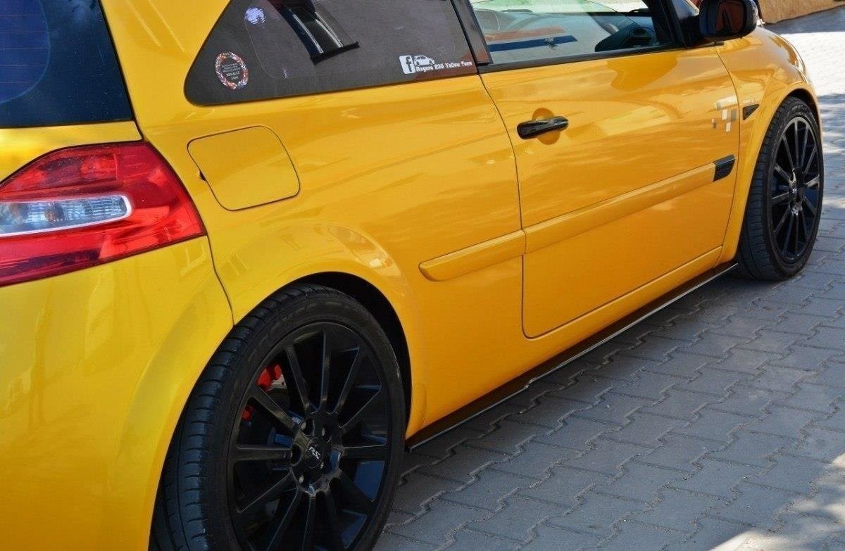 Bas de caisse Megane II RS aérodynamiques Maxton noir brillant