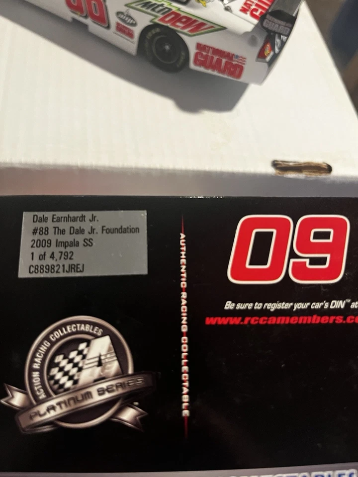 Dale Earnhardt Jr #88 The Dale Jr. основа 2009 Impala SS - Изображение 4 из 4