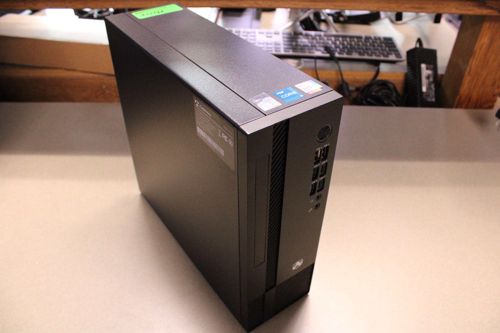 Gateway Desktop GWDC5H27Q58-BK i5-12600h 16GB 512GB SSD