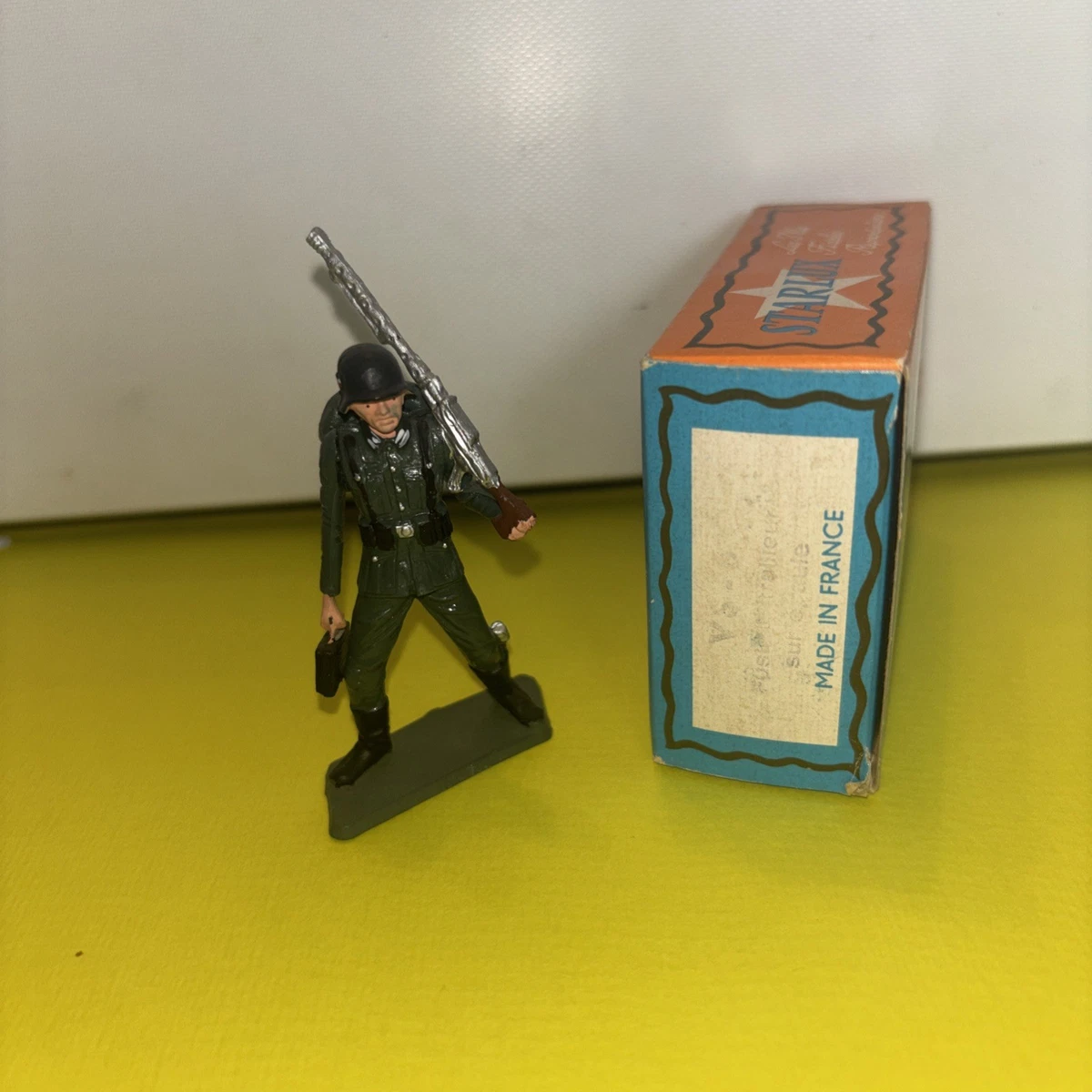 Lot De 7 Petits Soldats Allemands – Starlux – Figurines En Plastique Peint – Époque Contemporaine