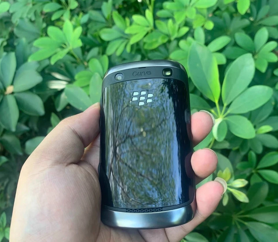 BlackBerry Curve 9360 Black White GSM 3G Qwerty Black Unlocked Smartphone - Image 2 of 4