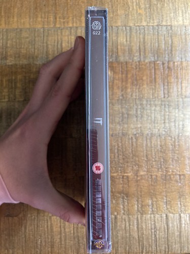 Stephen King's IT w. Mondo Steelbook (Blu-ray, 2017, Import, Region Free) *NEW* - Picture 3 of 4