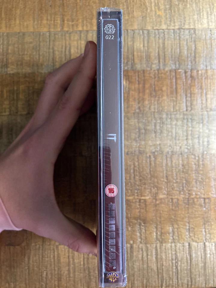 Stephen King's IT w. Mondo Steelbook (Blu-ray, 2017, Import, Region Free) *NEW* - Image 3 of 4