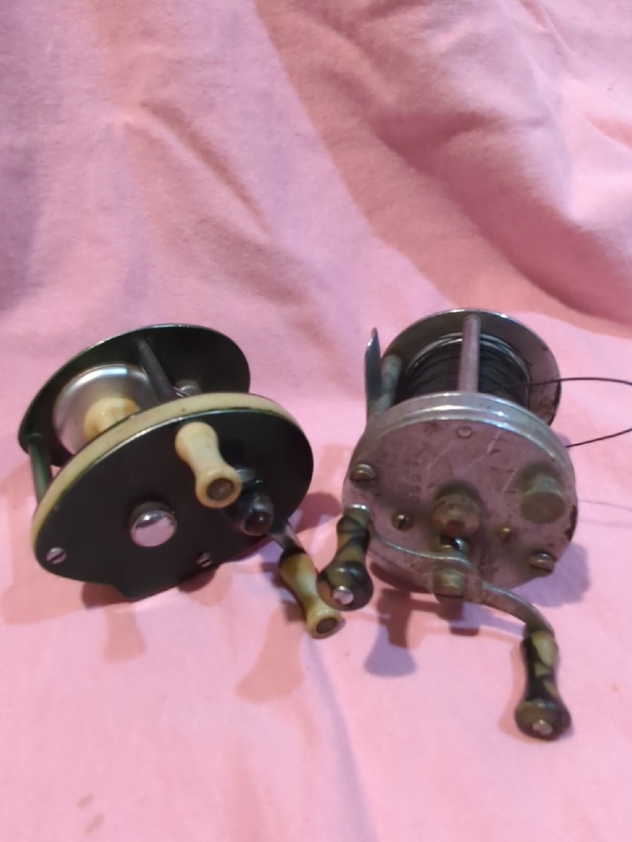 Vintage Bronson Symbol No 4700 Casting Reel Green & White