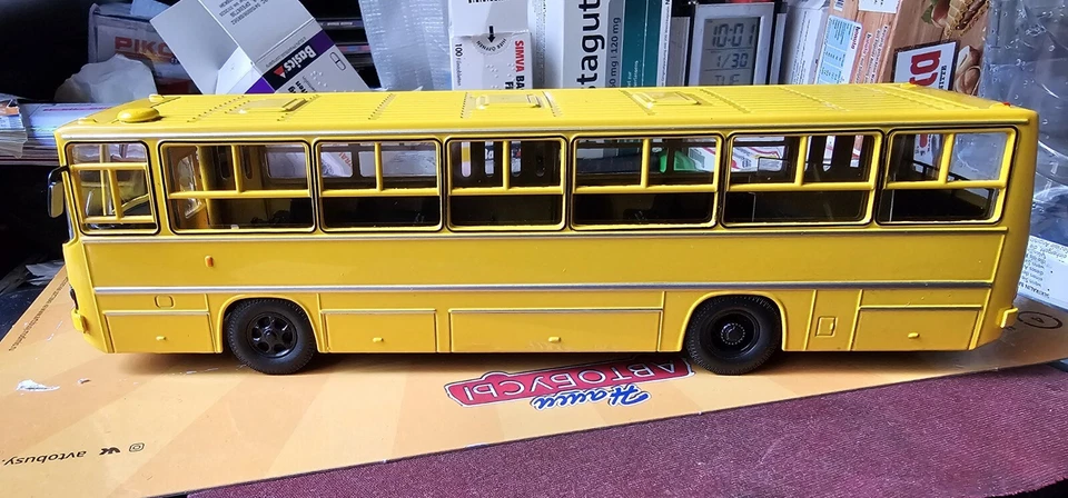 Ikarus 260 Stadtbus DDR weizengelb Maßstab 1:43 Neuware - Bild 3 von 4