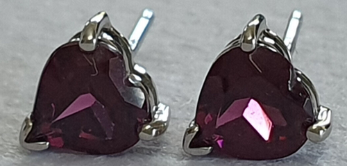 5mm Heart Cut Rhodolite Garnet 9ct White Gold Solid Stud Earrings .87grams - Picture 2 of 6