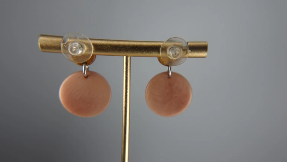 Pendientes colgantes bohemios bohemios de madera natural de oro Foto 4 de 4