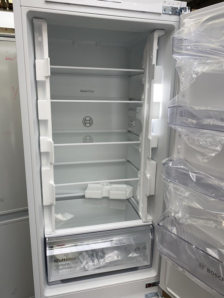 New Graded Bosch KIV87NSE0G Series 2 Builtin Integrated 70/30 Fridge