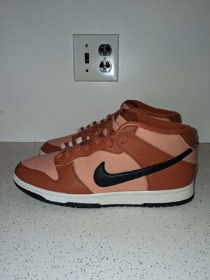 SIZE 11.5 - NIKE DUNK MID, AMBER BROWN. PRE-OWNED NO BOX. (FLAW ON TOE)