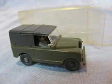 NEW IN BOX WIKING 1/87 SCALE PLASTIC ARMY JEEP WITH SOLDIER DRIVING