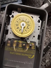 Intermatic T104R 208-277V 24 Hour Mechanical timer Switch Pool Spa Water Heater